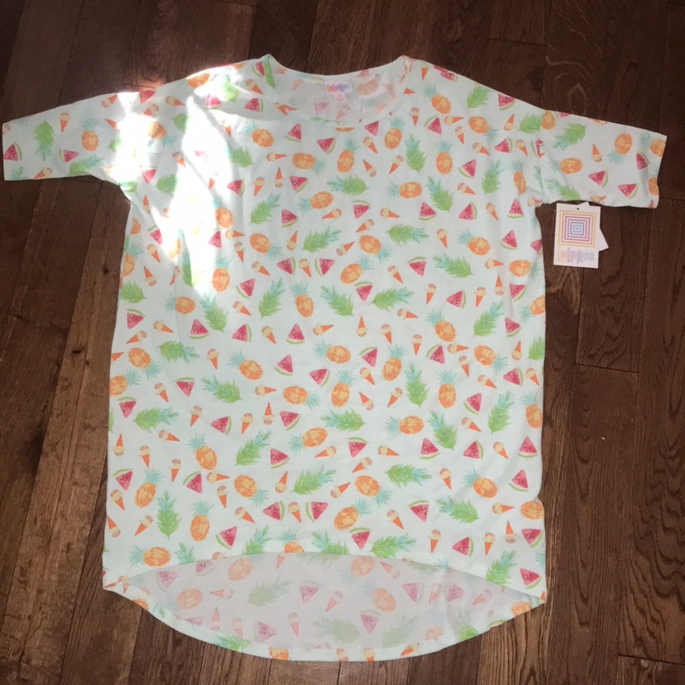 NWT LuLaRoe Irma Shirt Size XS